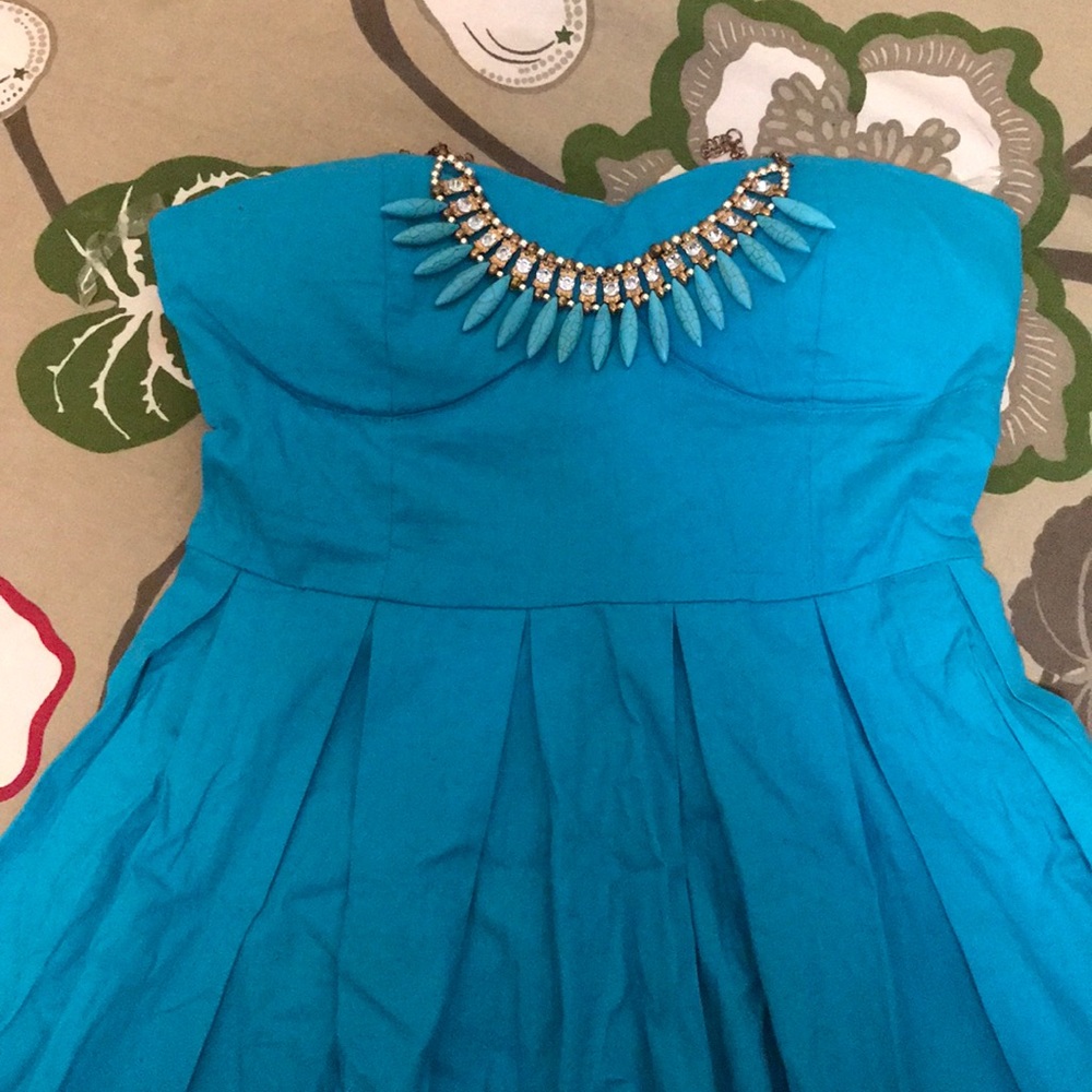 Short dress - Picture 2 of 2